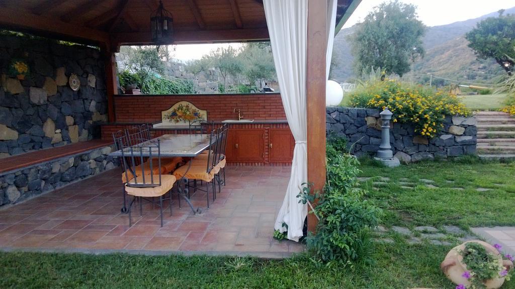 Taormina Villa Ibiscus Alcantara Gaggi الغرفة الصورة