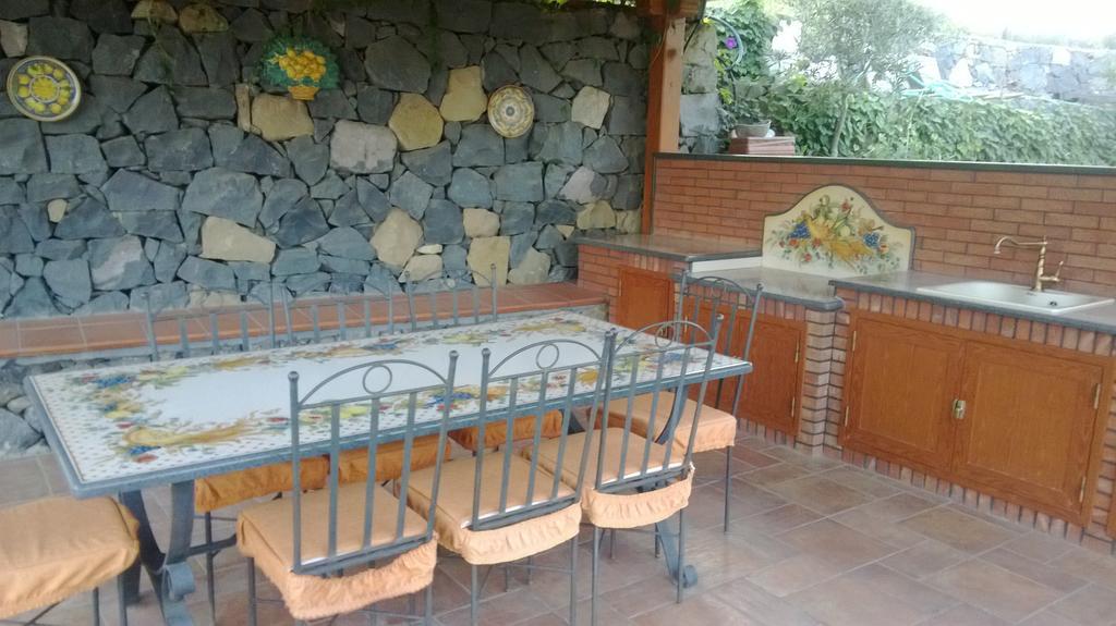 Taormina Villa Ibiscus Alcantara Gaggi الغرفة الصورة
